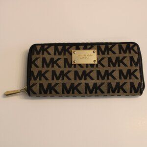 Michael Kors | Canvas Logo Pattern Zip Wallet | Medium Size | Black & Beige